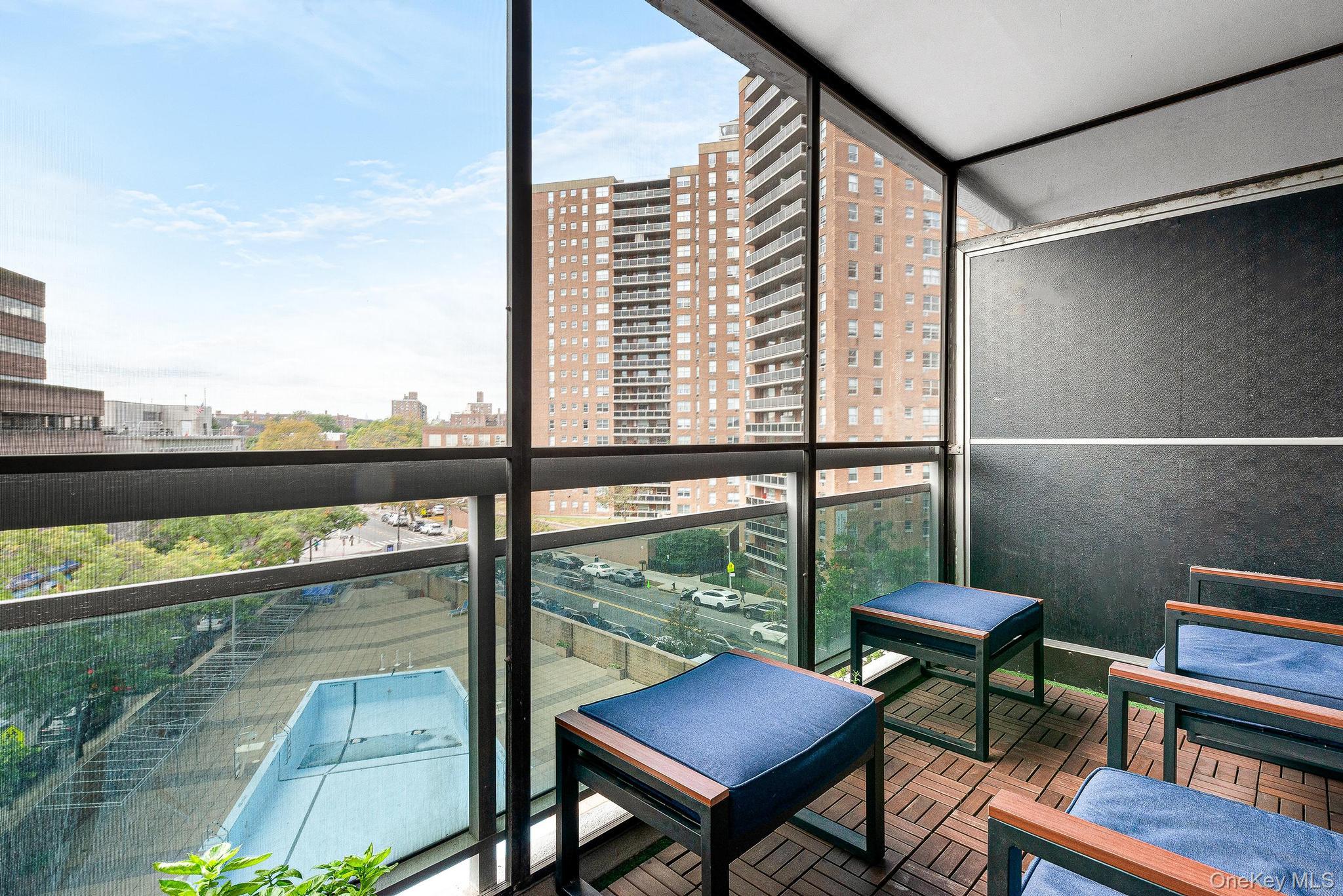 #13 photo, 70-25 Yellowstone Boulevard, クイーンズ区 Forest Hills , NY 11375