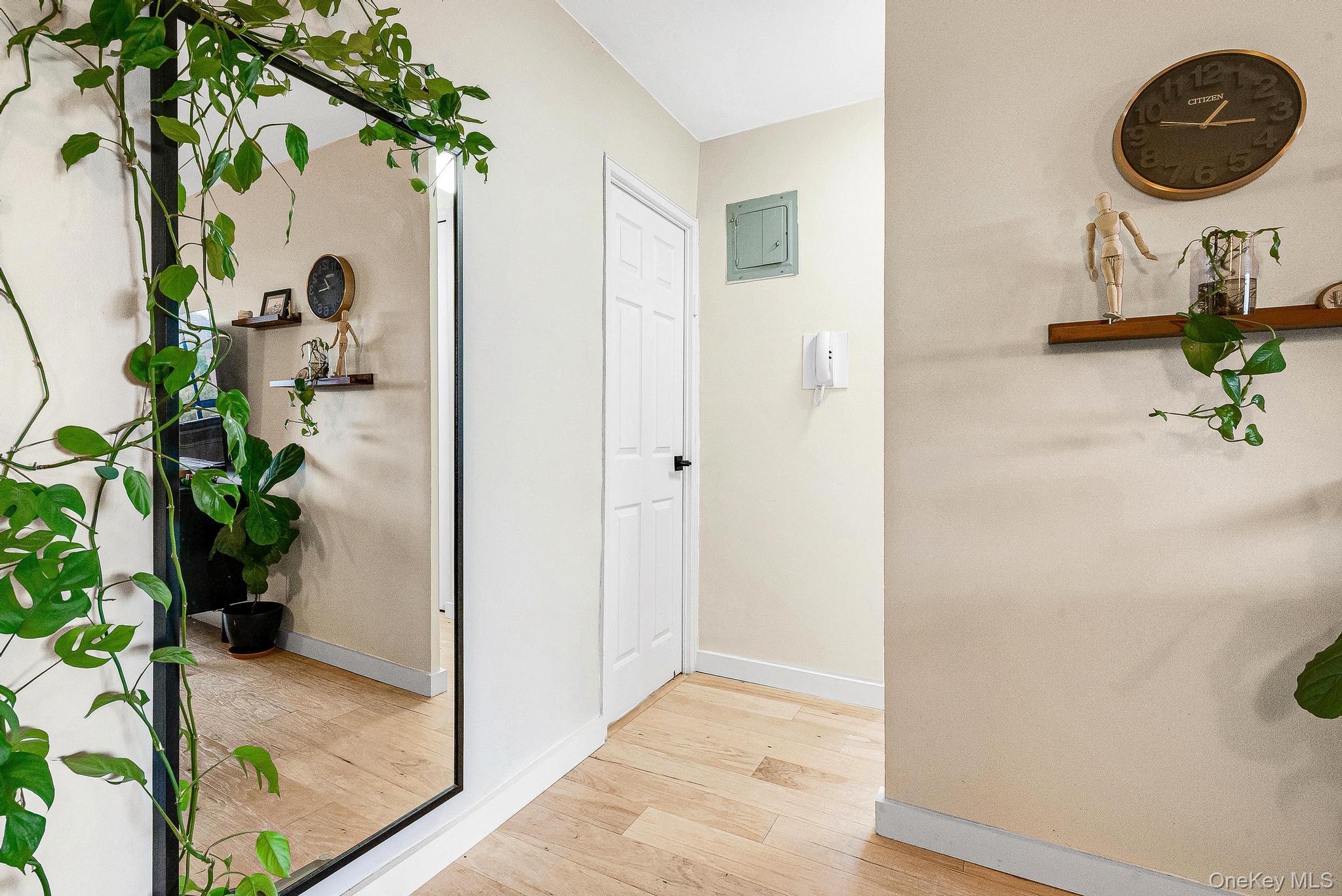 #14 photo, 70-25 Yellowstone Boulevard, クイーンズ区 Forest Hills , NY 11375