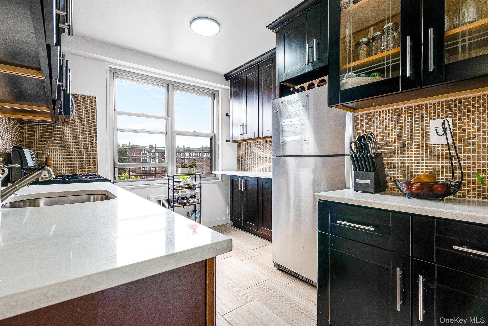 #16 photo, 70-25 Yellowstone Boulevard, クイーンズ区 Forest Hills , NY 11375