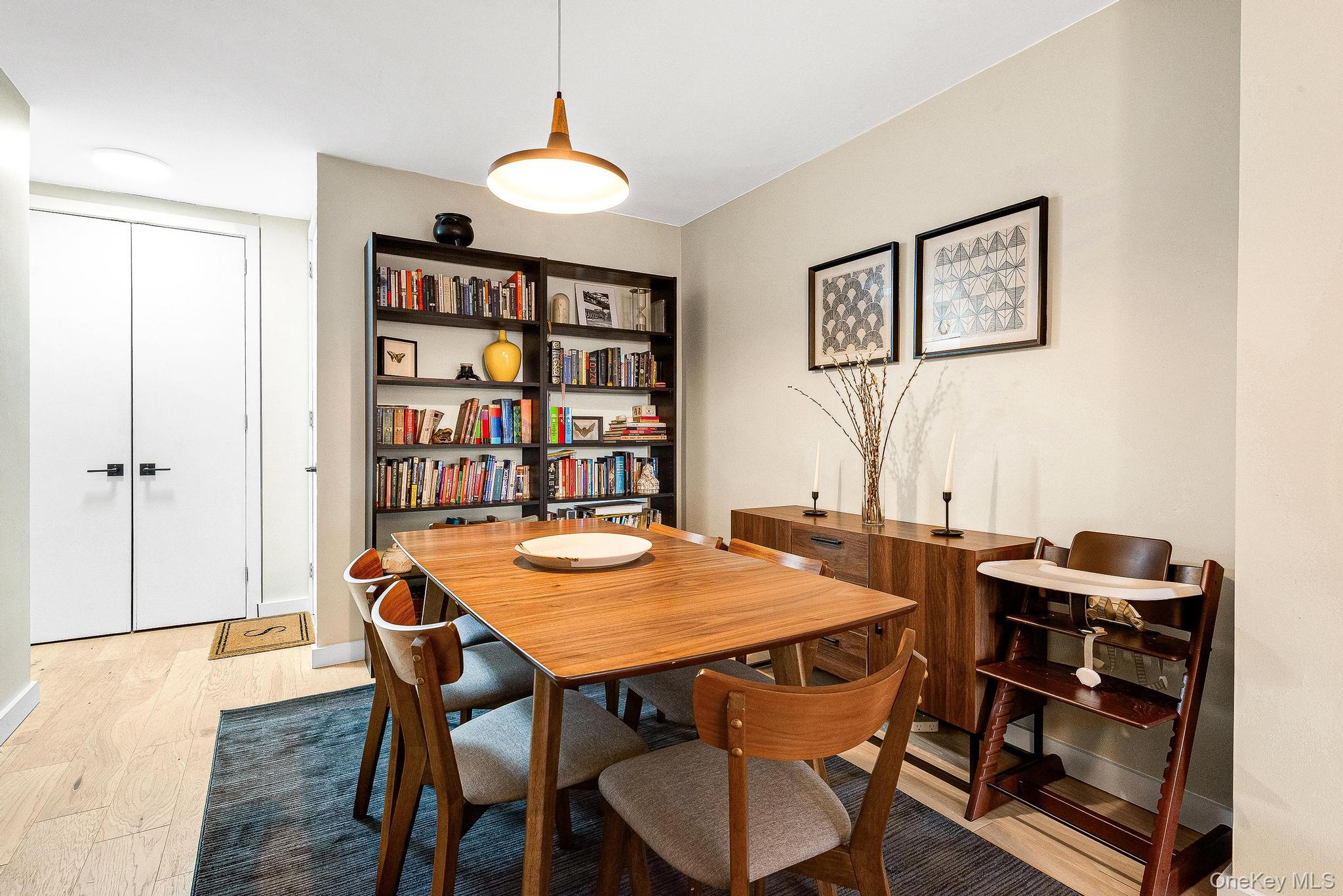 #2 photo, 70-25 Yellowstone Boulevard, クイーンズ区 Forest Hills , NY 11375