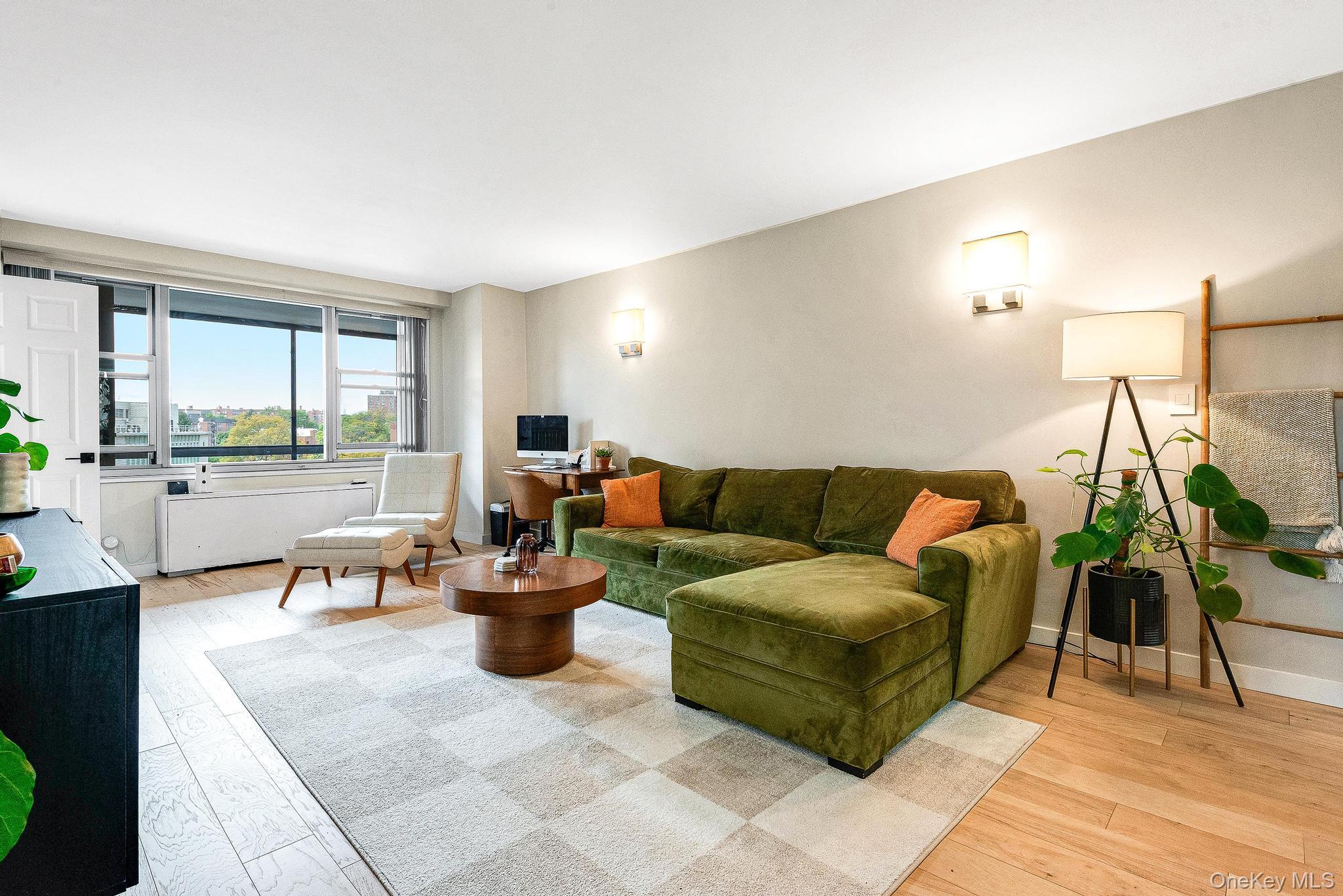 #5 photo, 70-25 Yellowstone Boulevard, クイーンズ区 Forest Hills , NY 11375