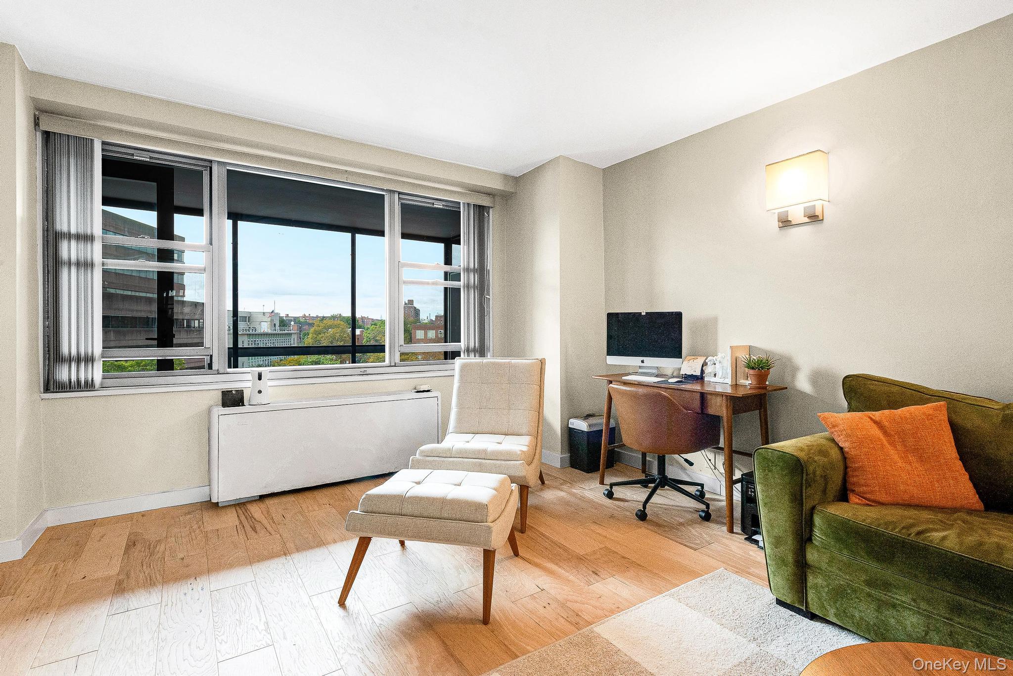 #7 photo, 70-25 Yellowstone Boulevard, クイーンズ区 Forest Hills , NY 11375