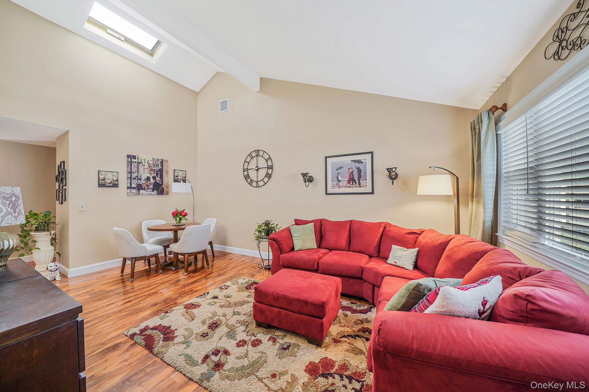 #14 photo, 22 Concord Drive, サフォーク郡 Holtsville , NY 11742