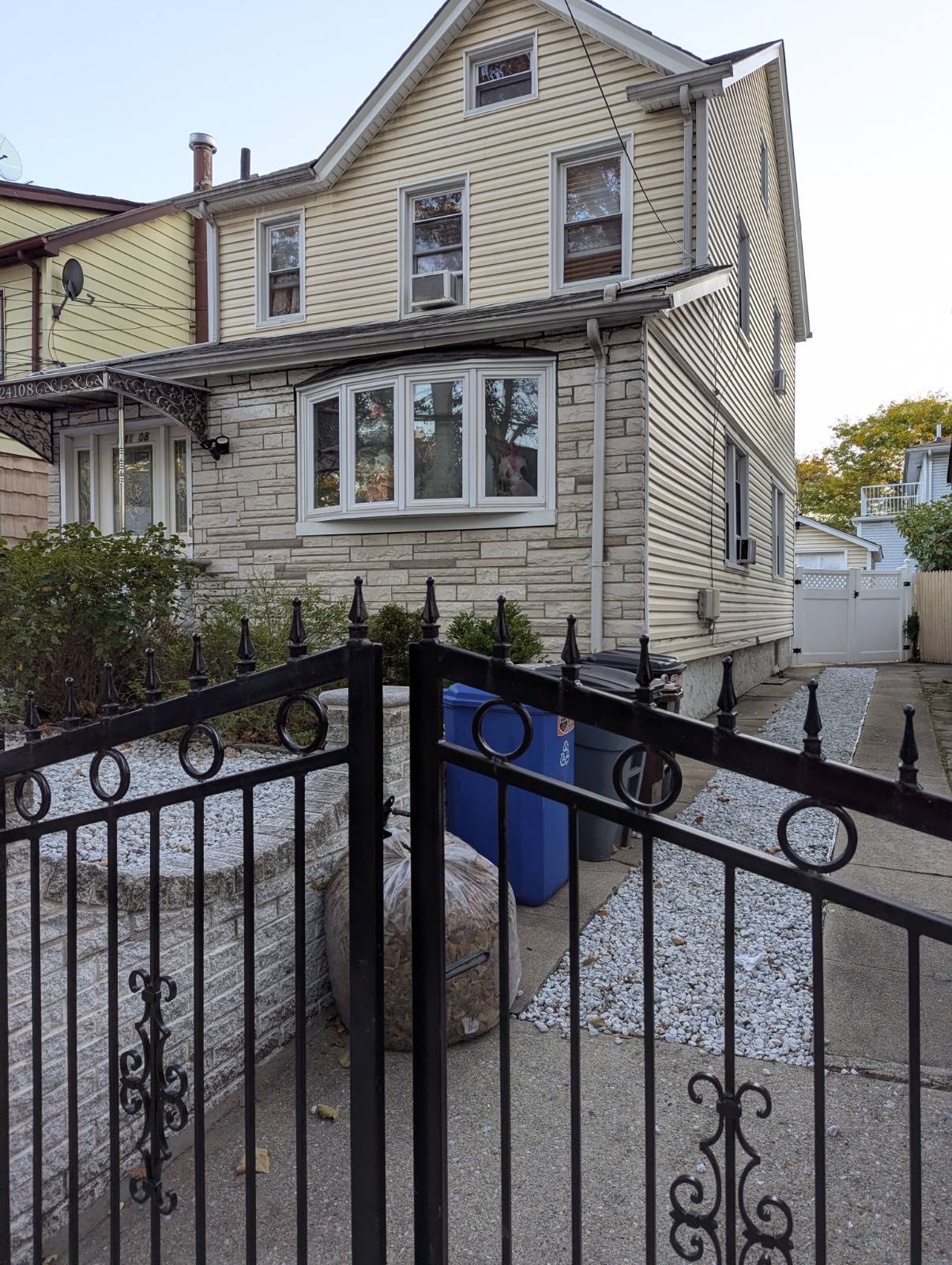 #19 photo, 241-08 Newhall Avenue, Rosedale , NY 11422