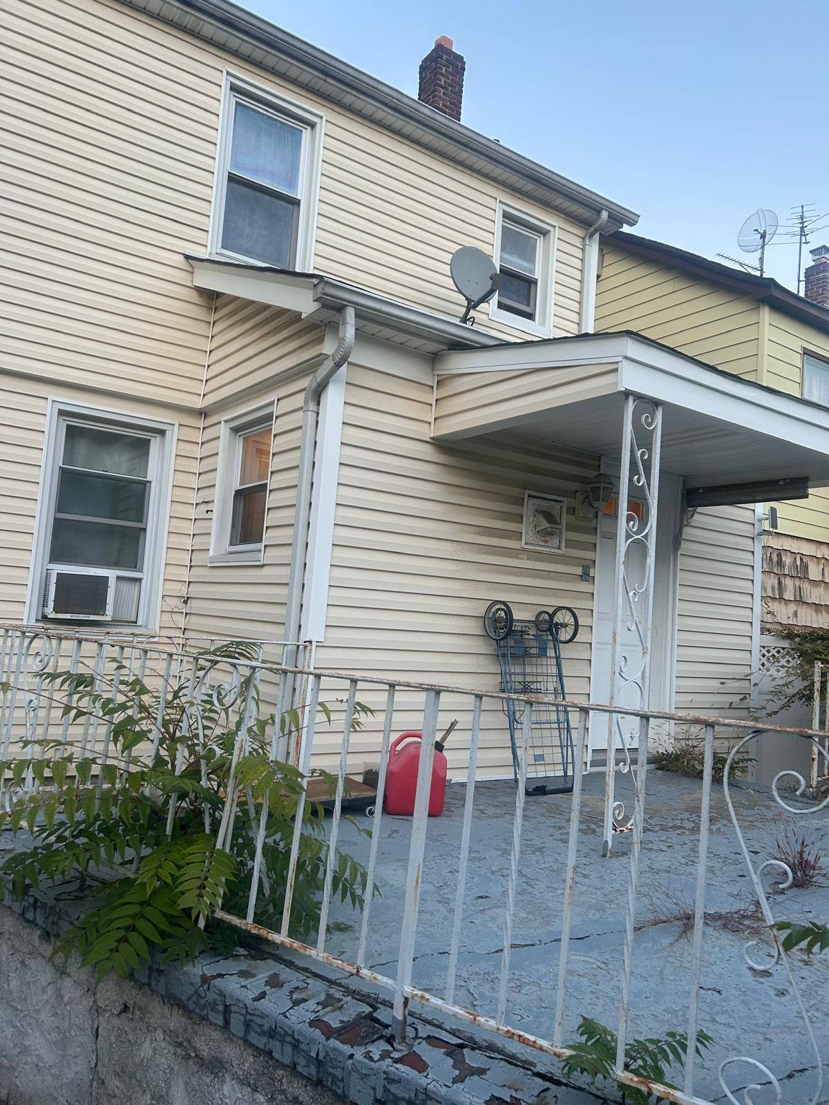 #4 photo, 241-08 Newhall Avenue, Rosedale , NY 11422