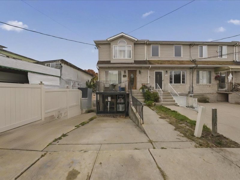 #3 photo, 1372 E 66th St, Bergen Beach , NY 11234