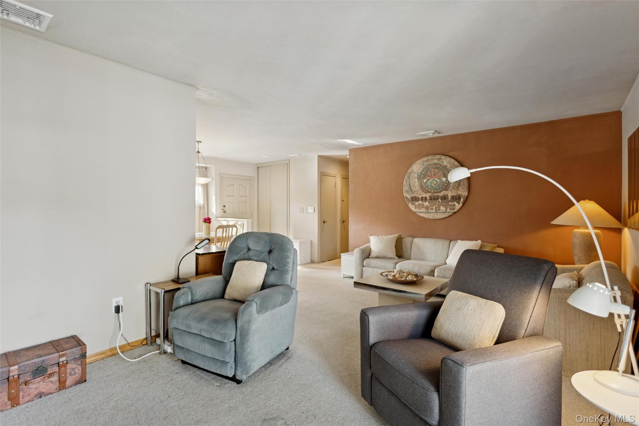 #11 photo, 437 Cedar Lane, ナッソー郡 East Meadow , NY 11554