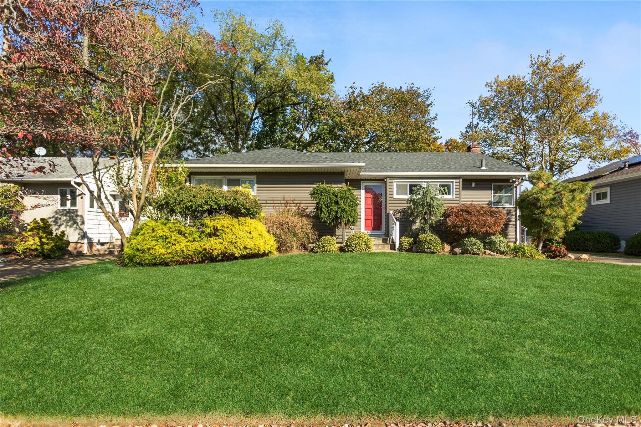 #2 photo, 437 Cedar Lane, ナッソー郡 East Meadow , NY 11554