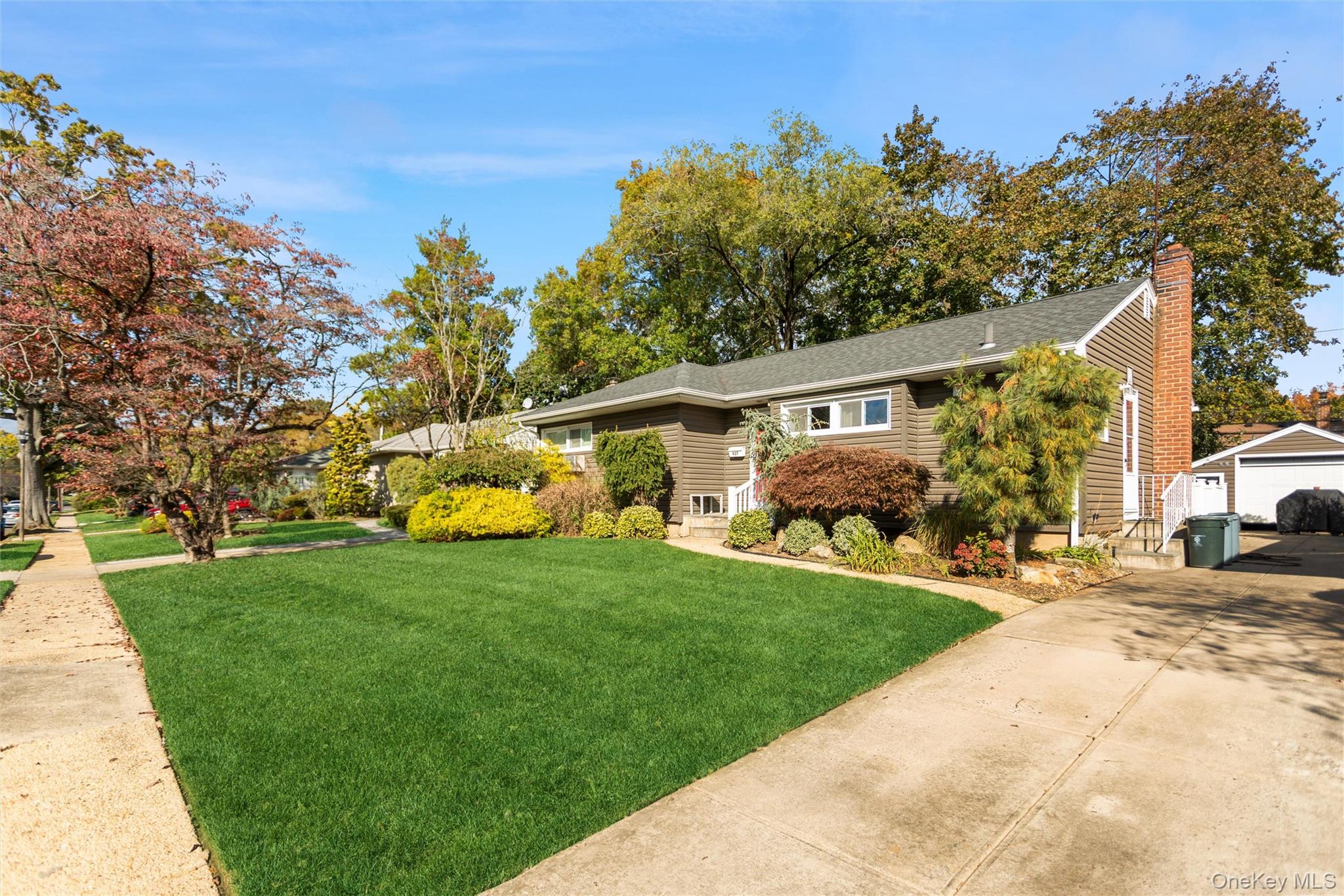 #3 photo, 437 Cedar Lane, ナッソー郡 East Meadow , NY 11554