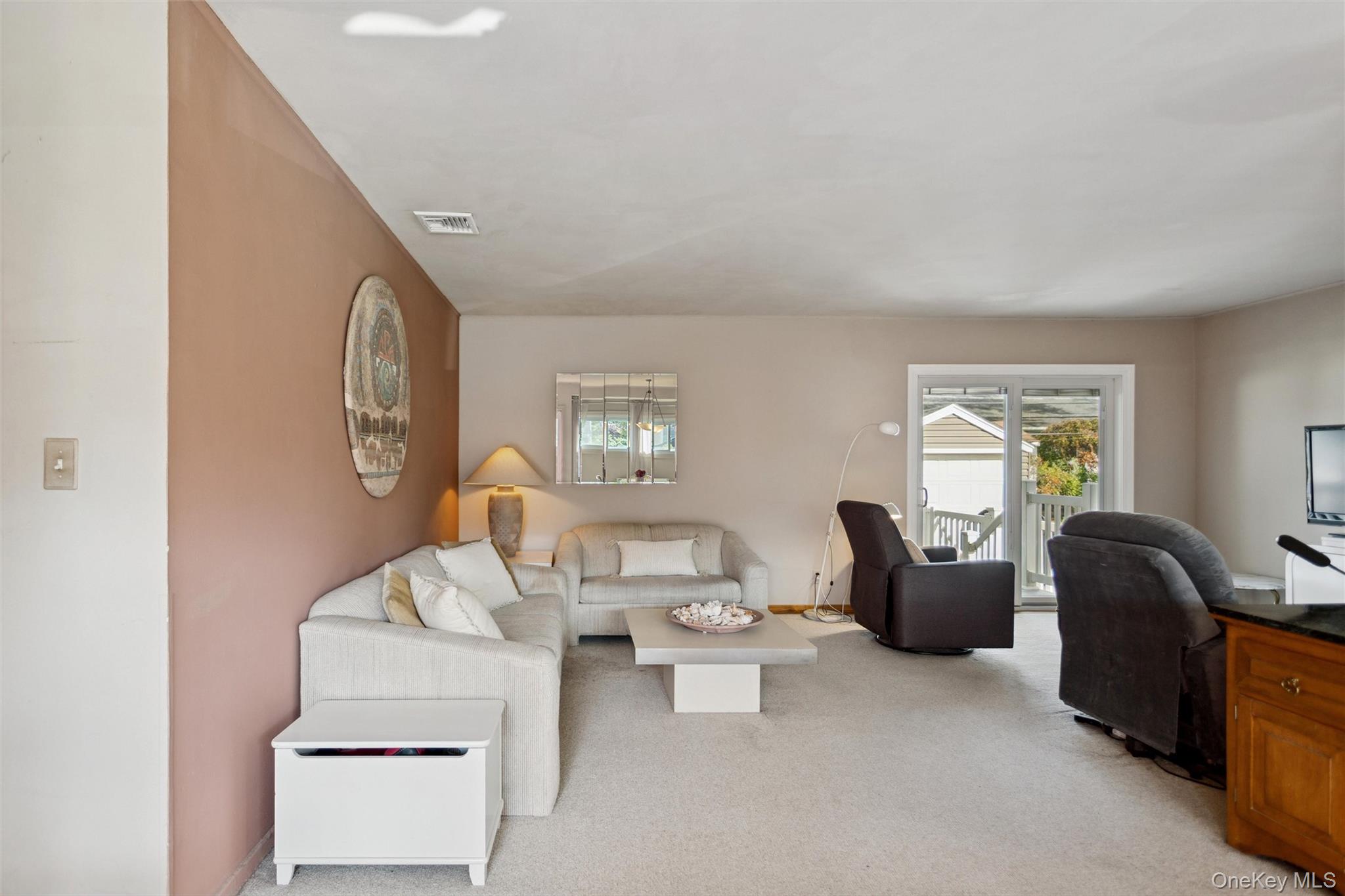 #8 photo, 437 Cedar Lane, ナッソー郡 East Meadow , NY 11554