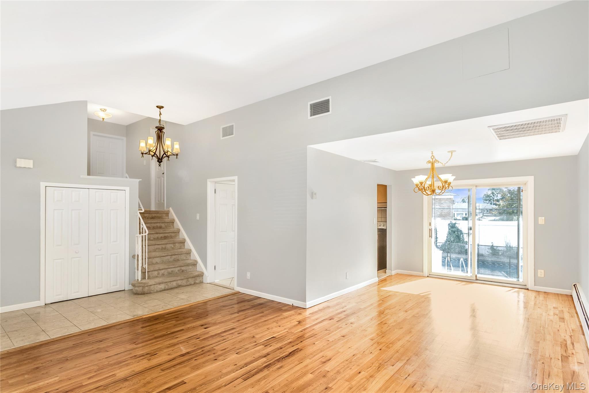 #5 photo, 15 Ingram Drive, Hicksville , NY 11801