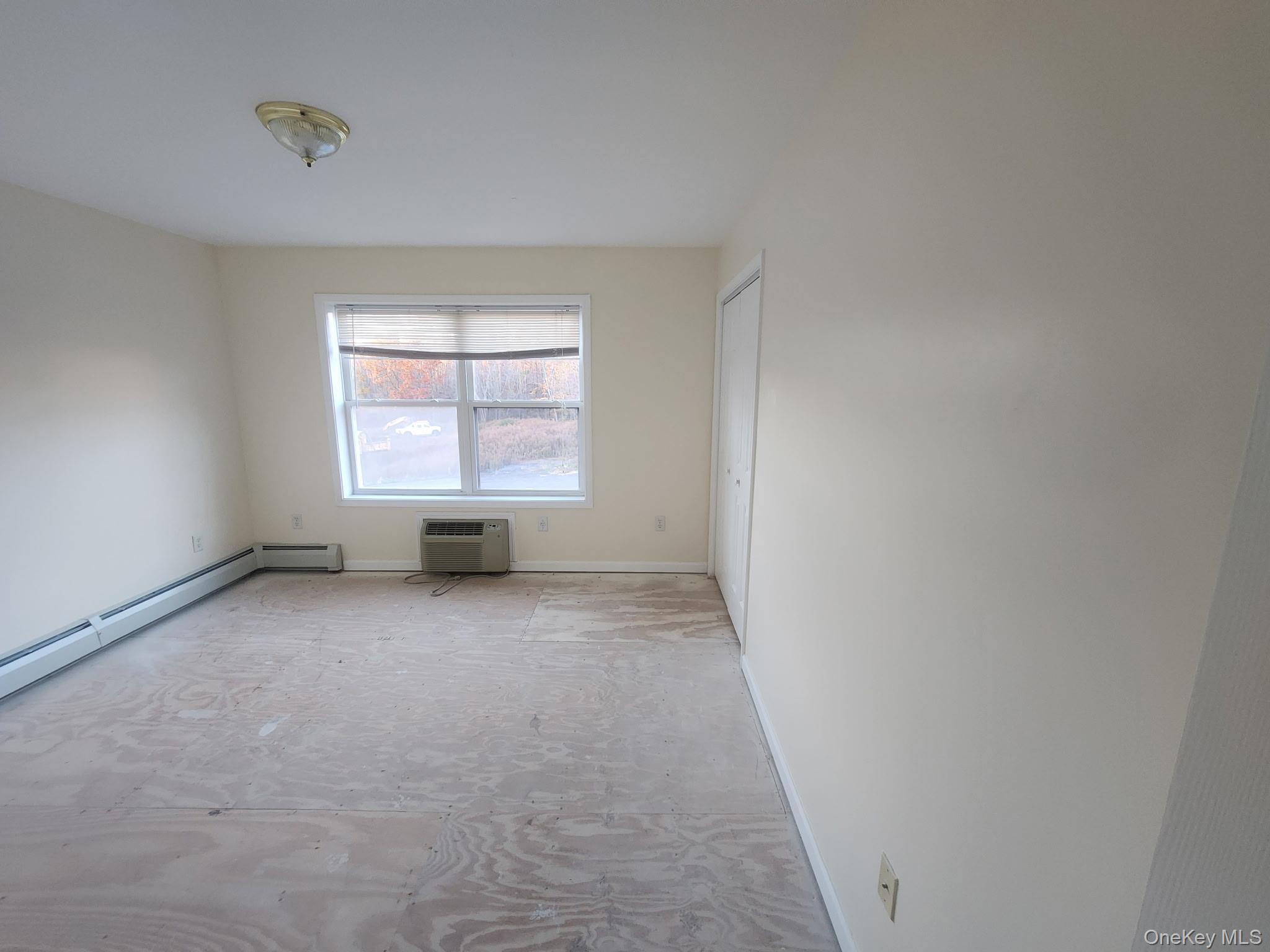 #11 photo, 698 South Street, Highland , NY 12528