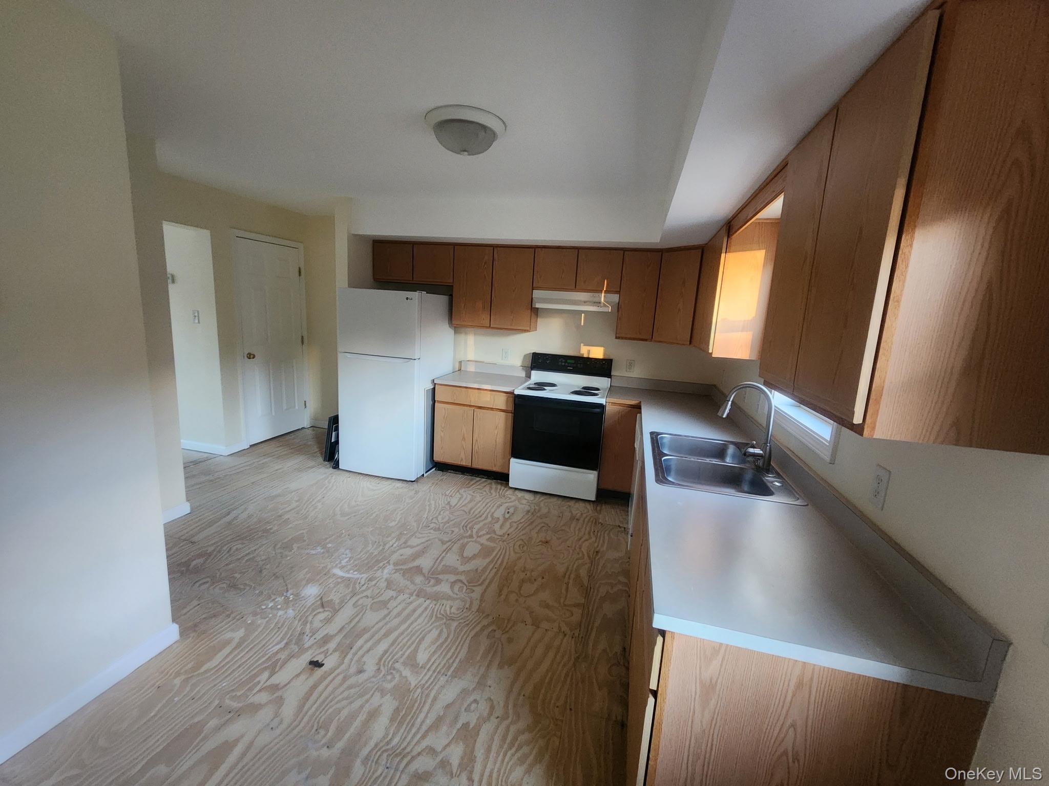 #7 photo, 698 South Street, Highland , NY 12528