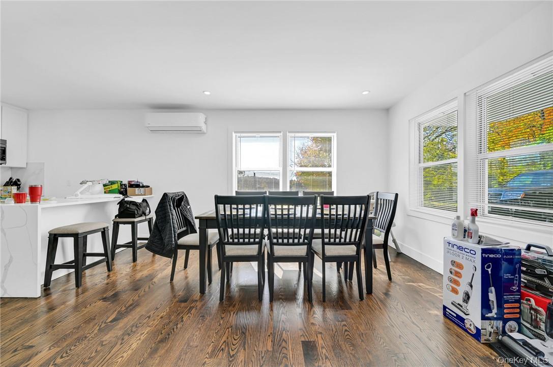 #10 photo, 412 E Main Street, Jefferson Valley , NY 10535