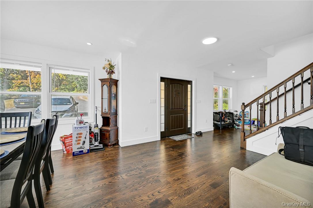 #11 photo, 412 E Main Street, Jefferson Valley , NY 10535