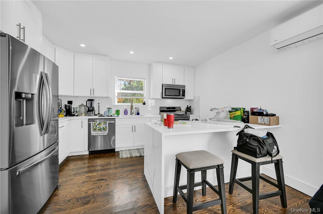 #12 photo, 412 E Main Street, Jefferson Valley , NY 10535