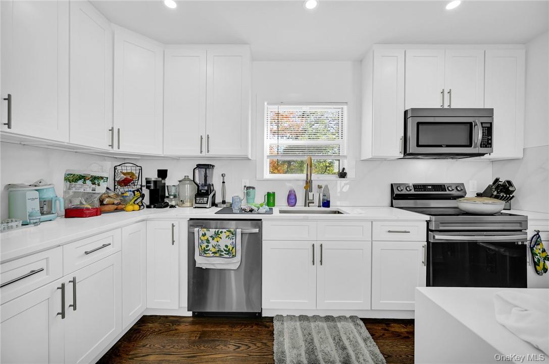 #13 photo, 412 E Main Street, Jefferson Valley , NY 10535