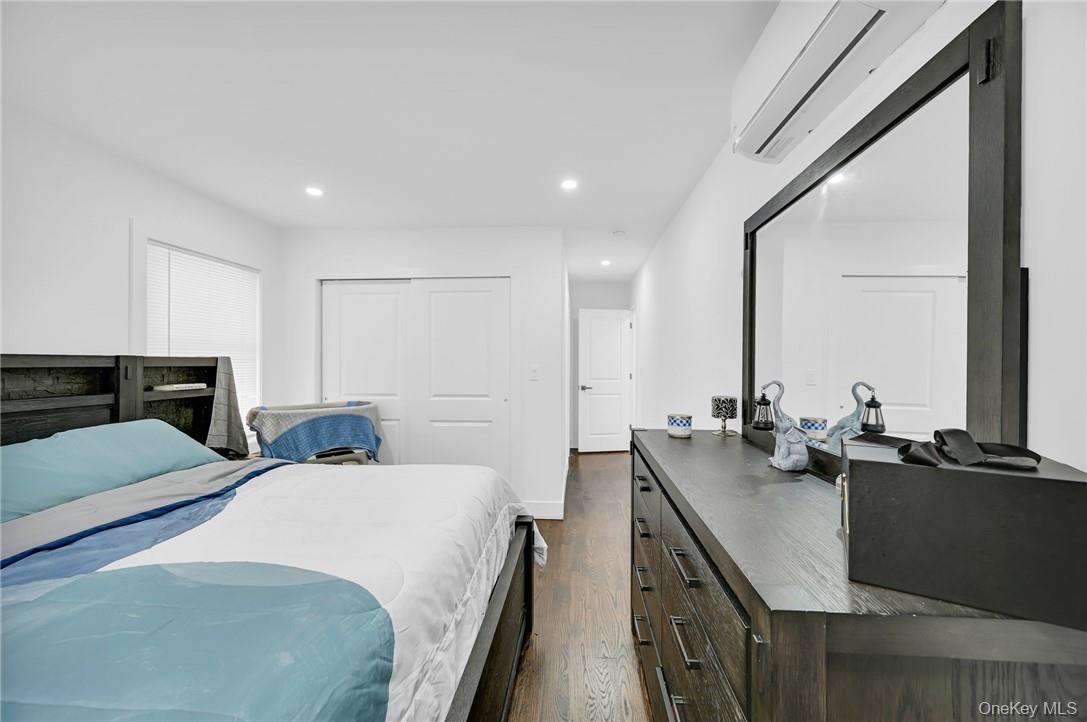 #15 photo, 412 E Main Street, Jefferson Valley , NY 10535