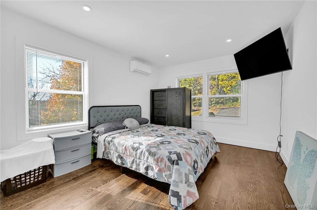 #18 photo, 412 E Main Street, Jefferson Valley , NY 10535