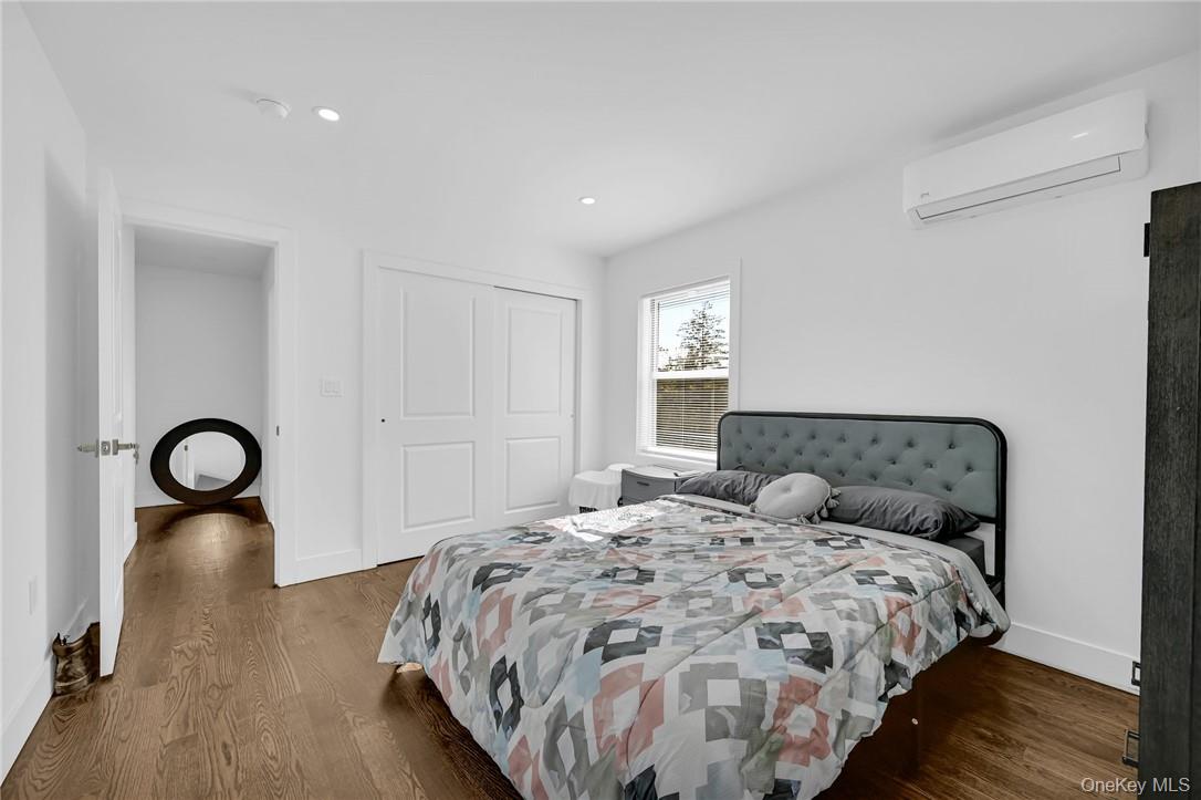 #19 photo, 412 E Main Street, Jefferson Valley , NY 10535