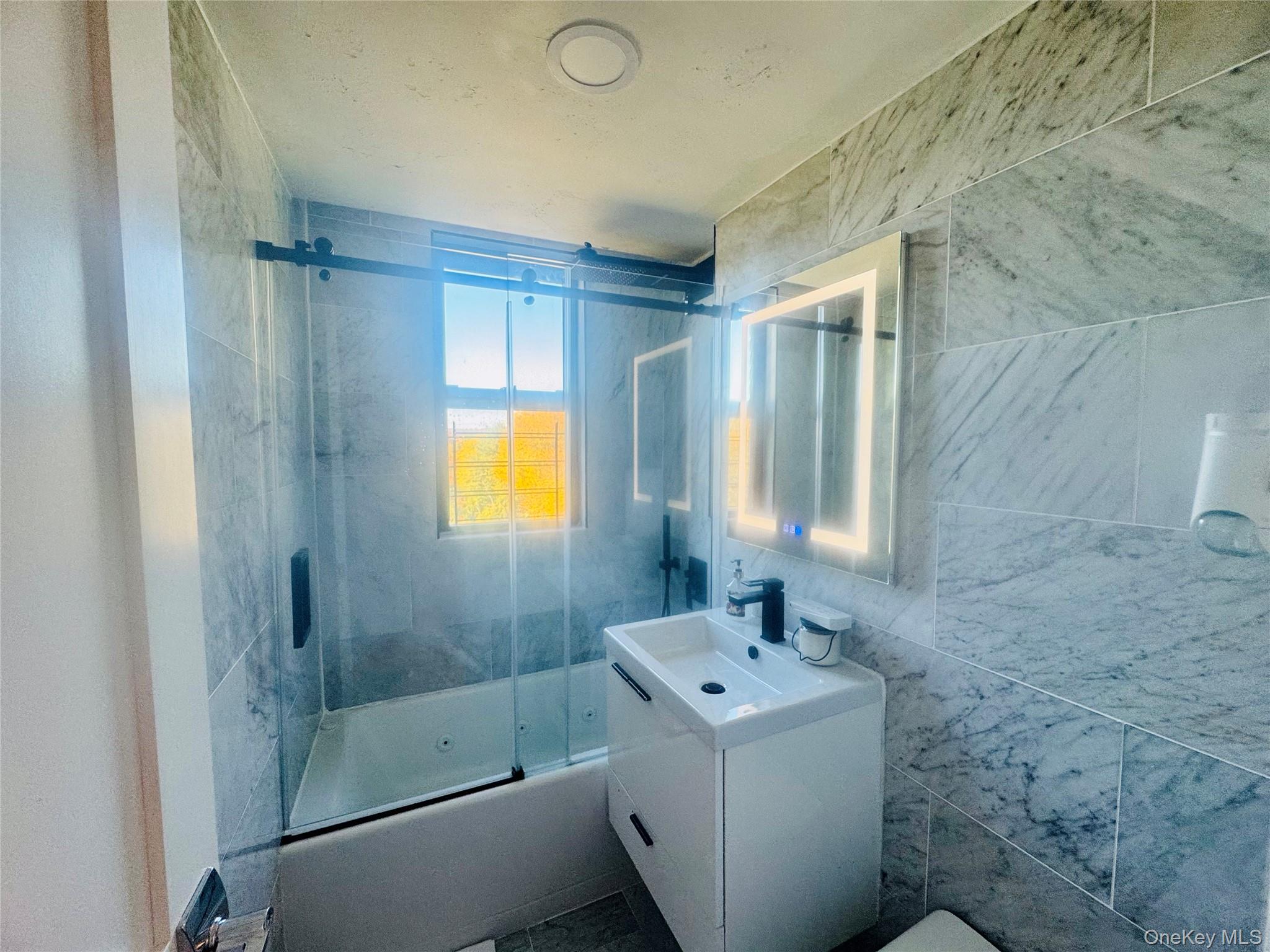 #10 photo, 4705 Henry Hudson Parkway, ブロンクス区 Bronx , NY 10471