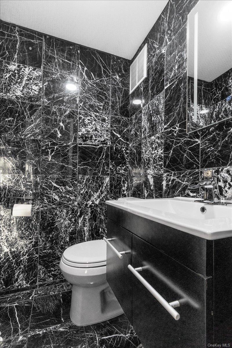 #16 photo, 4705 Henry Hudson Parkway, Bronx , NY 10471