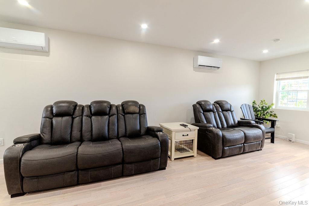 #13 photo, 327 Mundy Lane, Mount Vernon , NY 10550