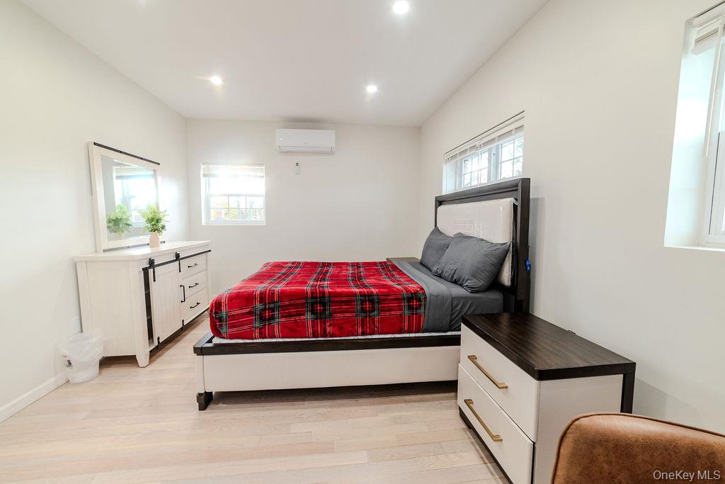 #3 photo, 327 Mundy Lane, Mount Vernon , NY 10550