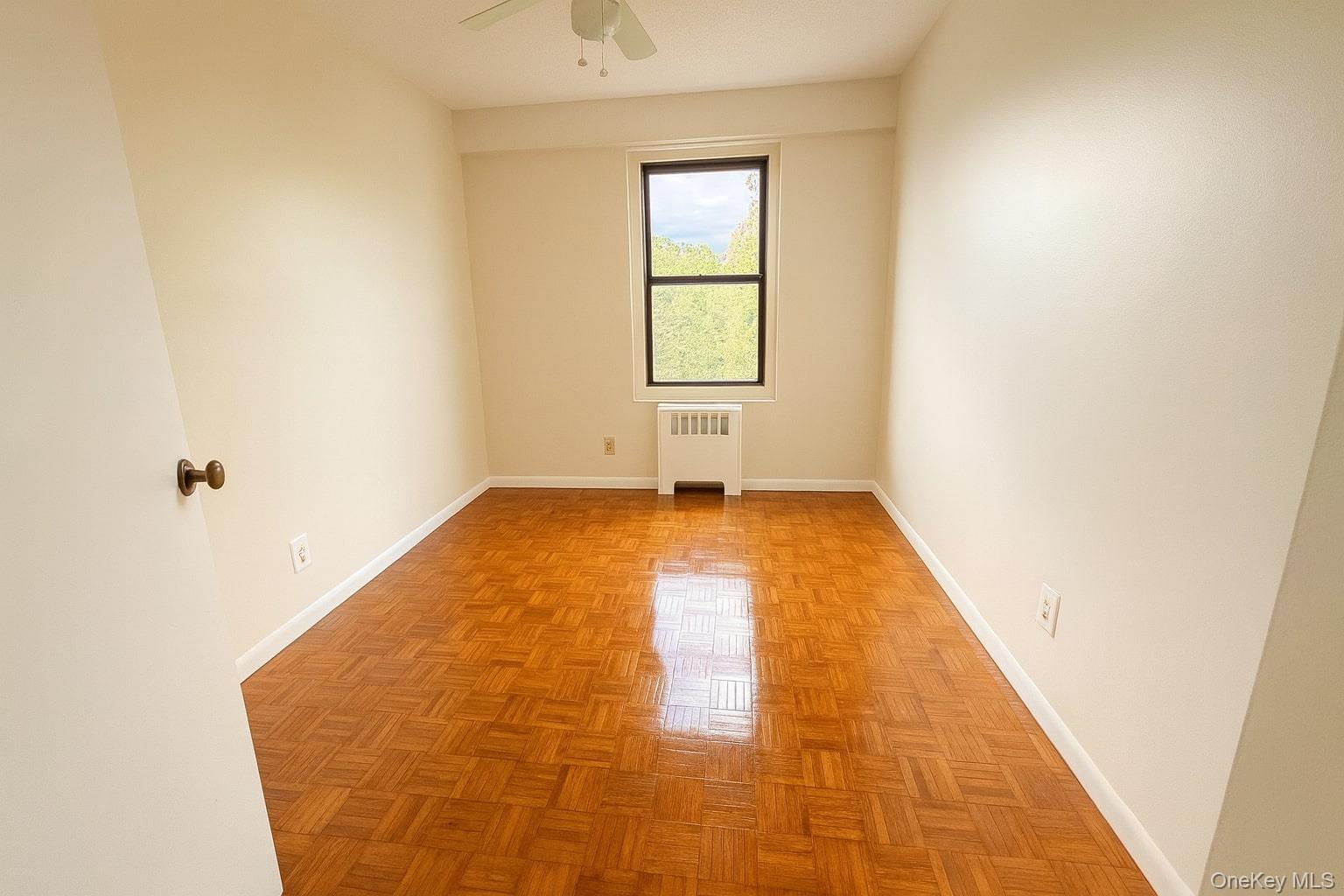 #4 photo, 154 Pearsall Drive, Mount Vernon , NY 10552