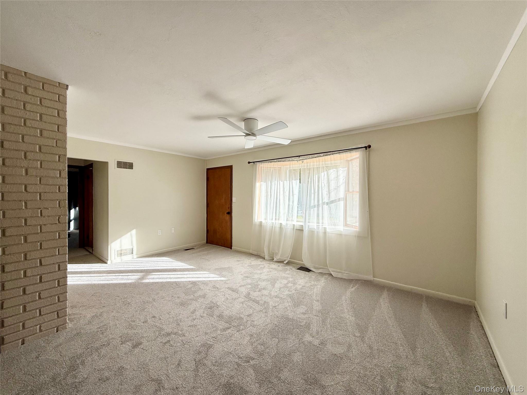 #3 photo, 1063 Violet Avenue, Hyde Park , NY 12538