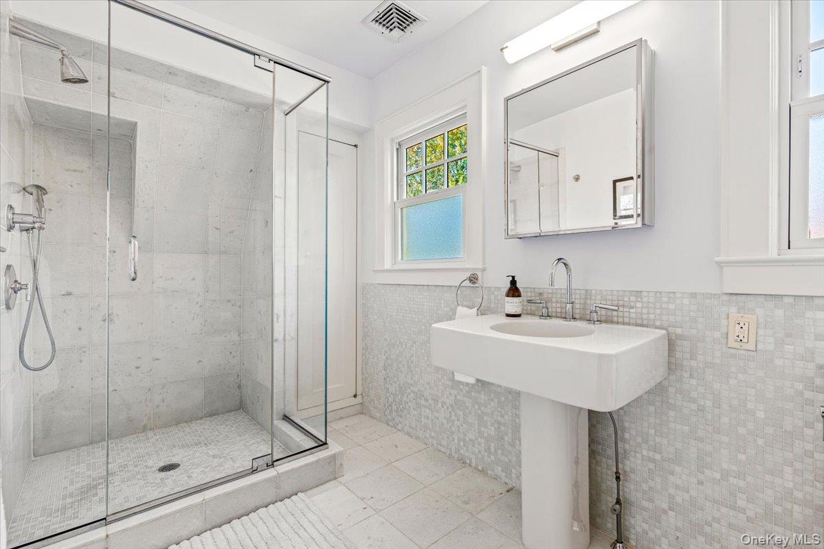 #20 photo, 1017 The Parkway, Mamaroneck , NY 10543