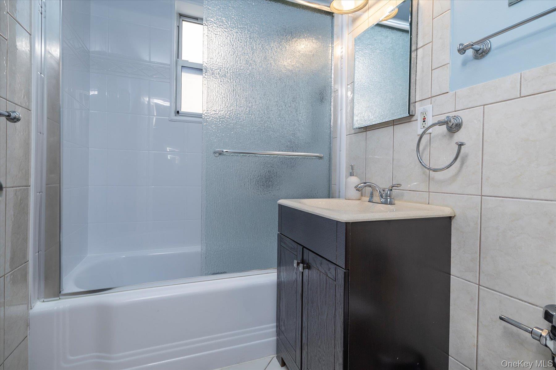 #13 photo, 194 Smith Street, ナッソー郡 Freeport , NY 11520