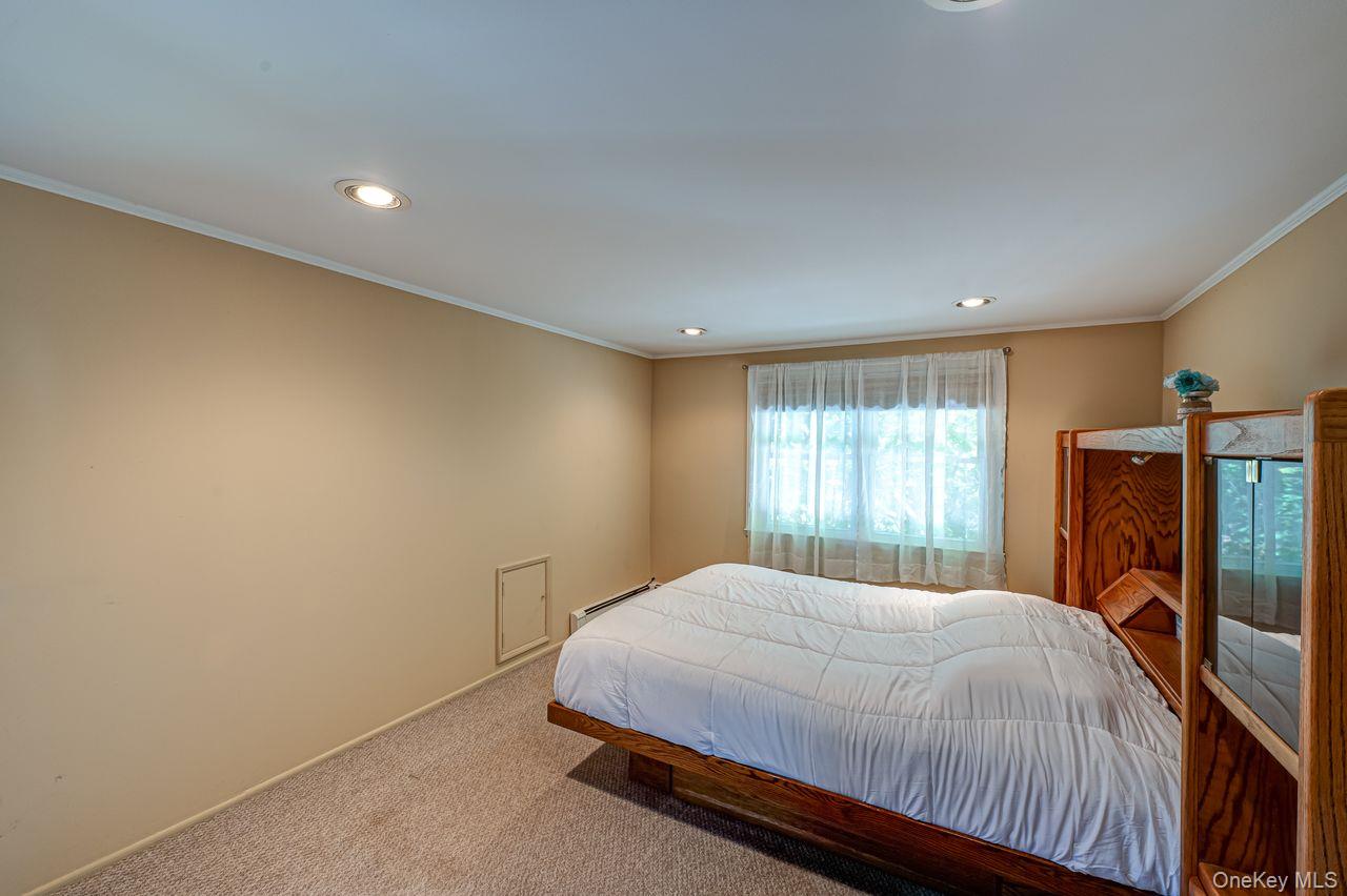 #13 photo, 38 High Street, Roslyn Heights , NY 11577