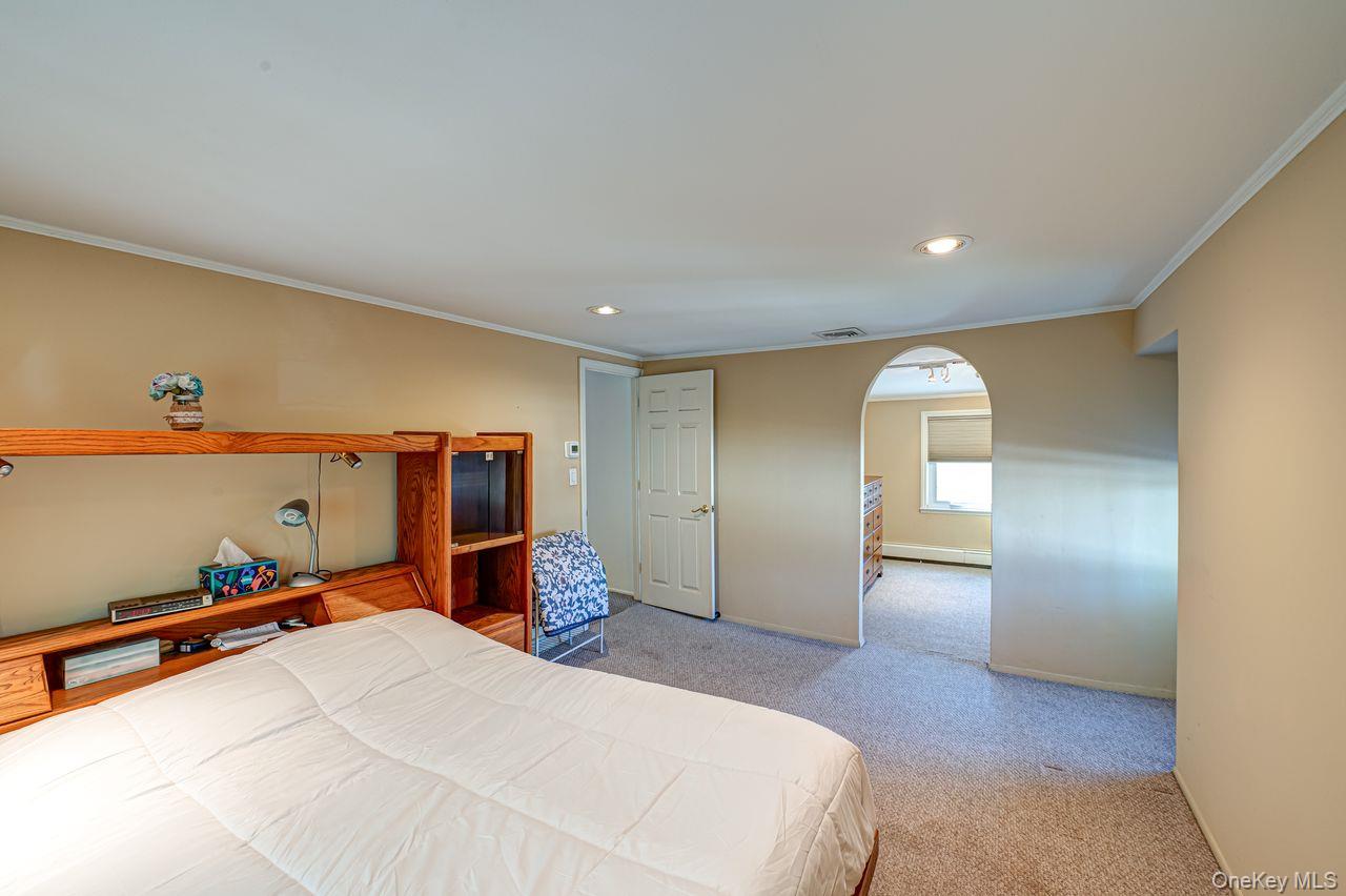 #14 photo, 38 High Street, Roslyn Heights , NY 11577