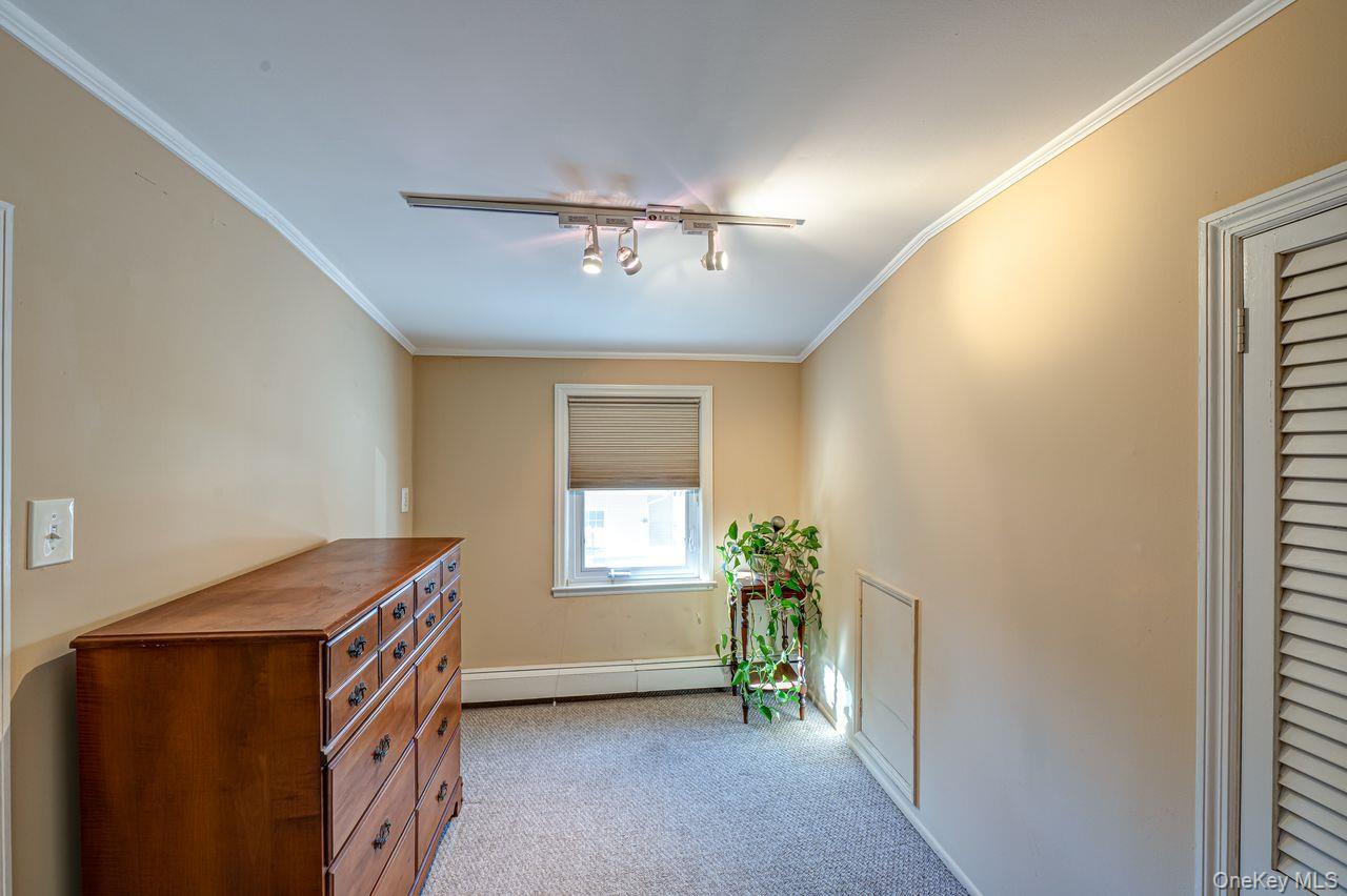 #15 photo, 38 High Street, Roslyn Heights , NY 11577