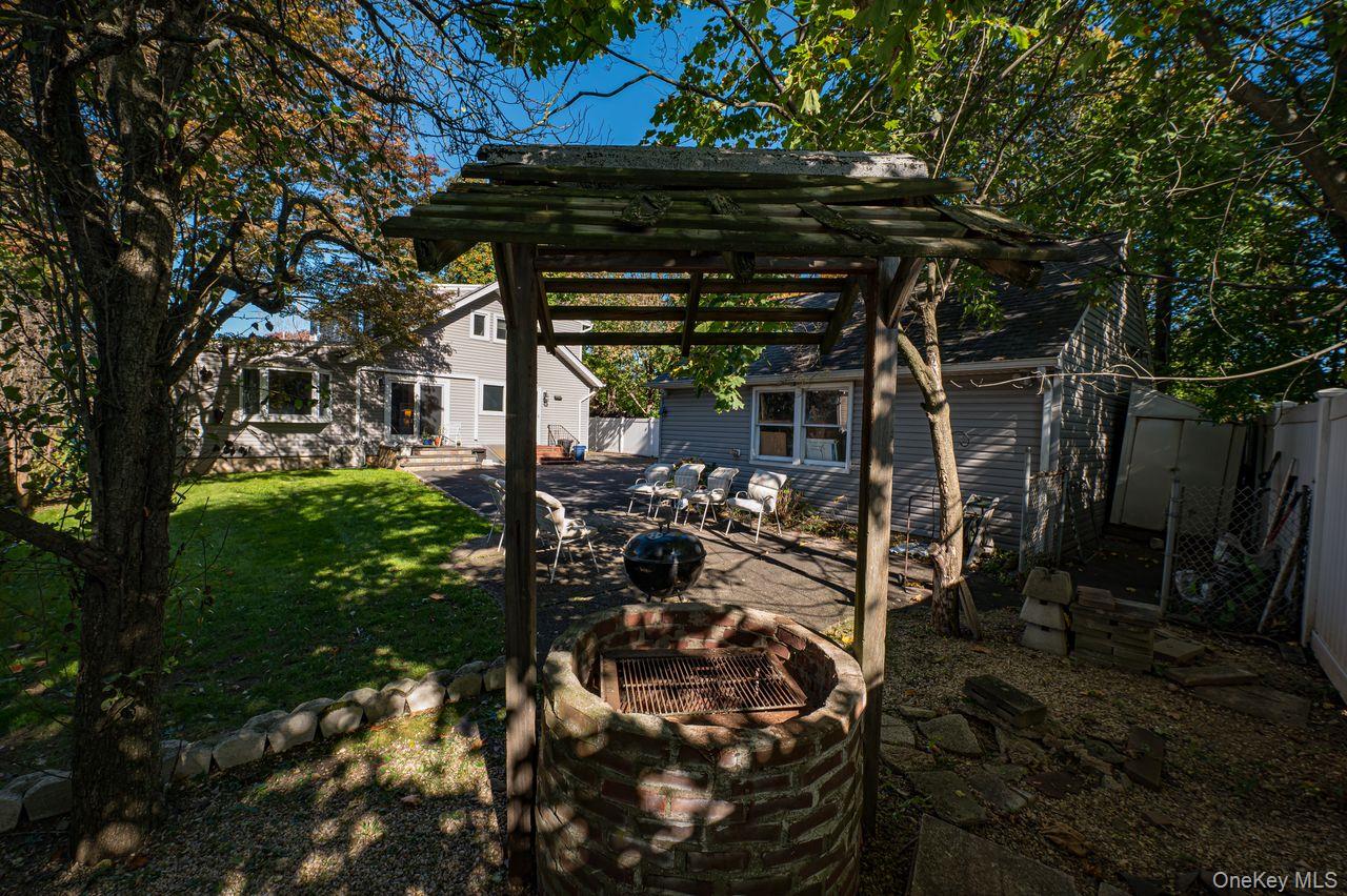 #19 photo, 38 High Street, Roslyn Heights , NY 11577