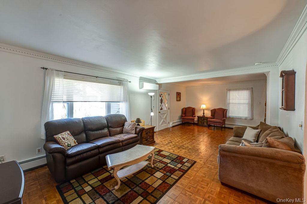 #4 photo, 38 High Street, Roslyn Heights , NY 11577