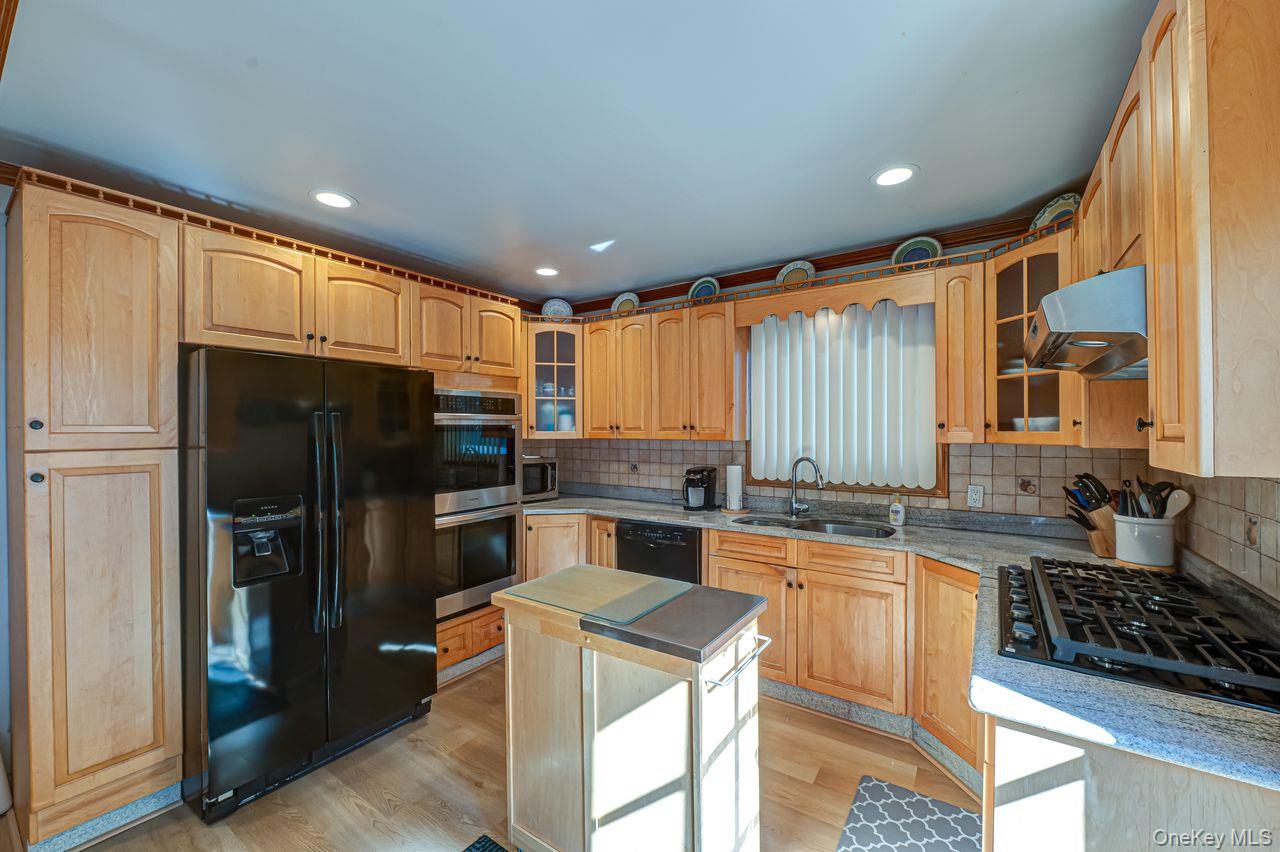 #9 photo, 38 High Street, Roslyn Heights , NY 11577