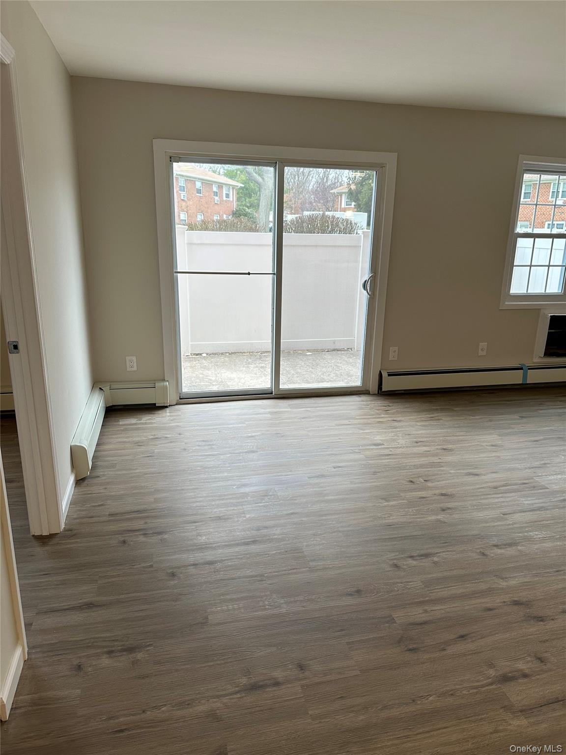 #10 photo, 460 Old Town Road, サフォーク郡 Port Jefferson Station , NY 11776