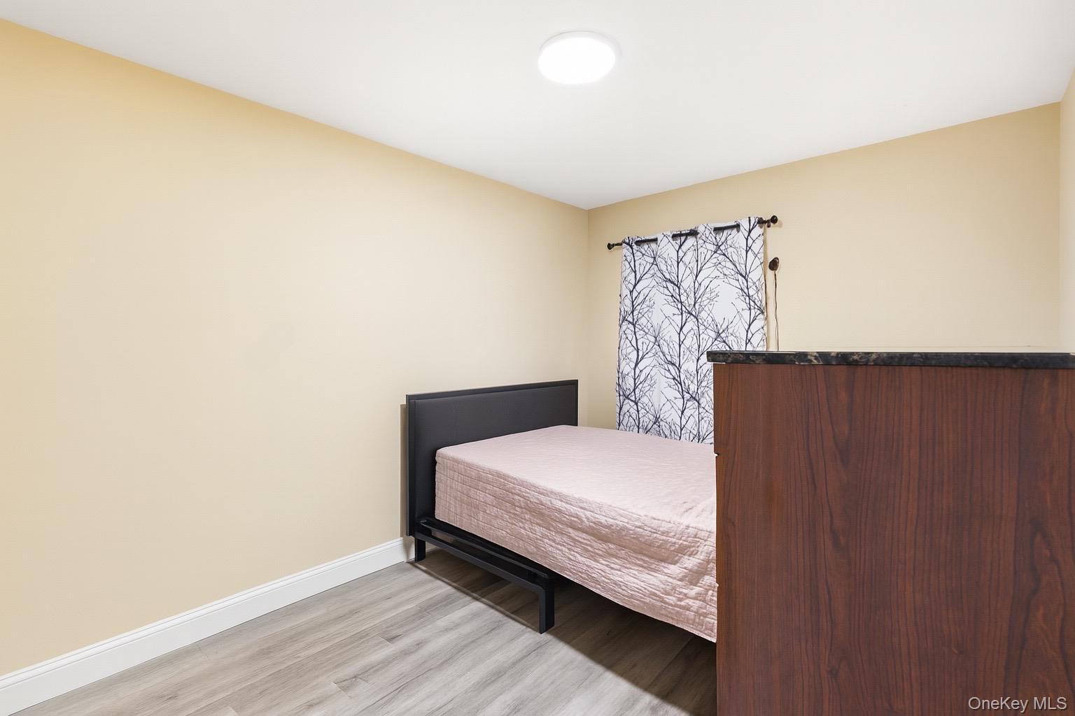 #14 photo, 47 Poplar Street, サフォーク郡 Central Islip , NY 11722