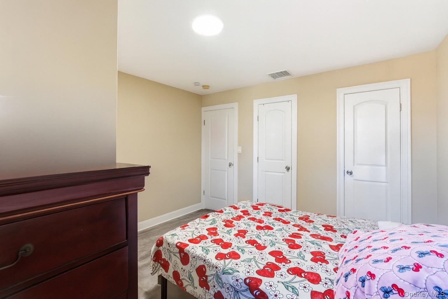 #16 photo, 47 Poplar Street, サフォーク郡 Central Islip , NY 11722