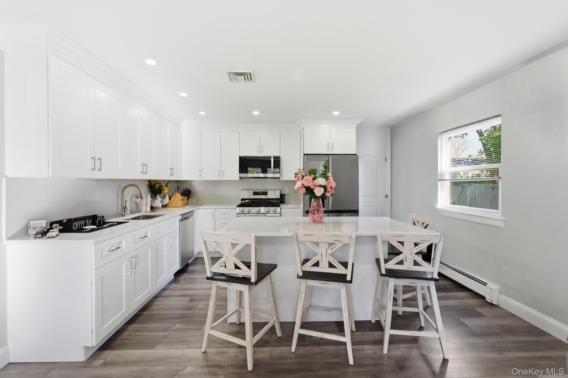 #4 photo, 47 Poplar Street, サフォーク郡 Central Islip , NY 11722