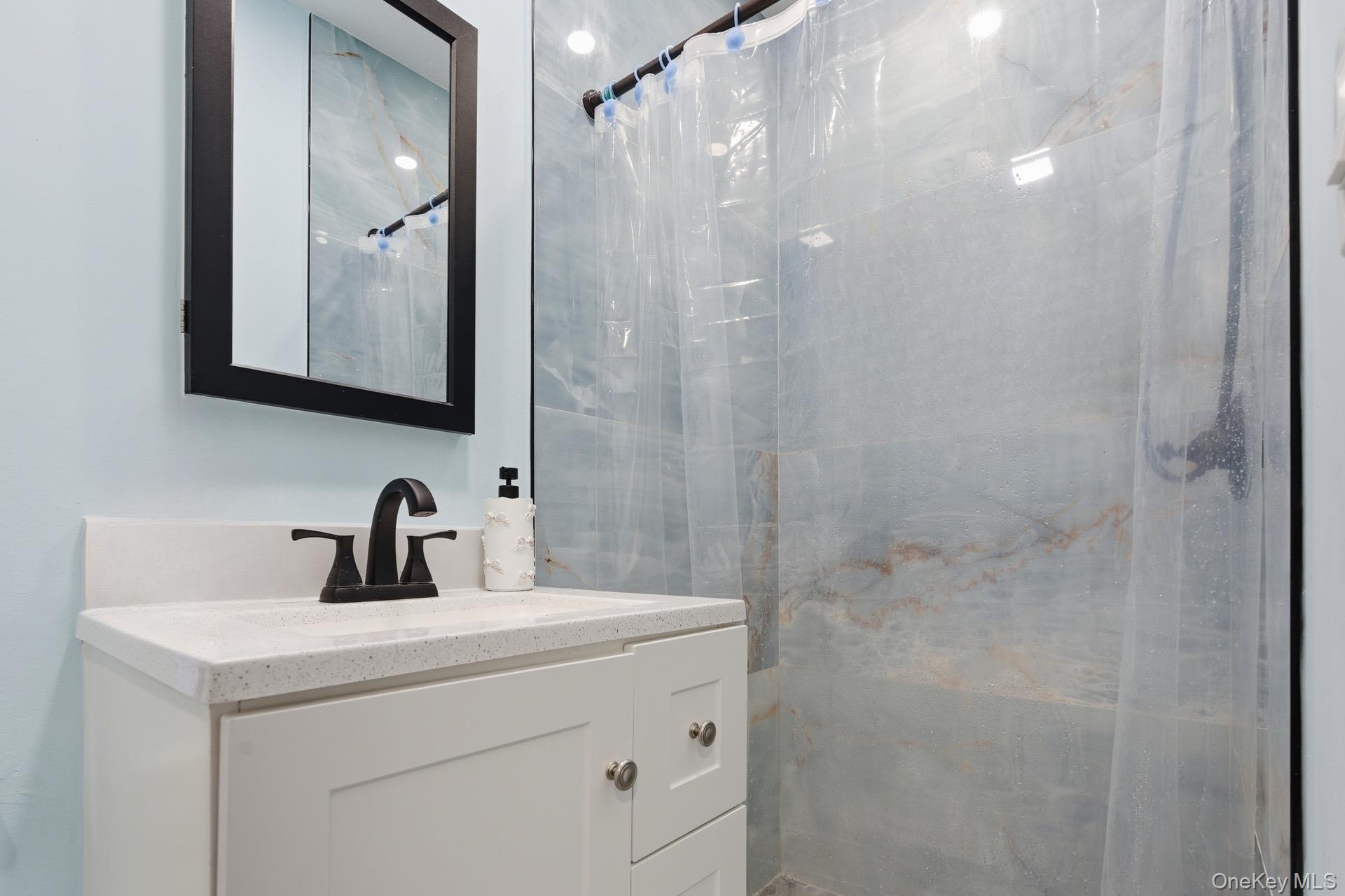 #8 photo, 47 Poplar Street, サフォーク郡 Central Islip , NY 11722