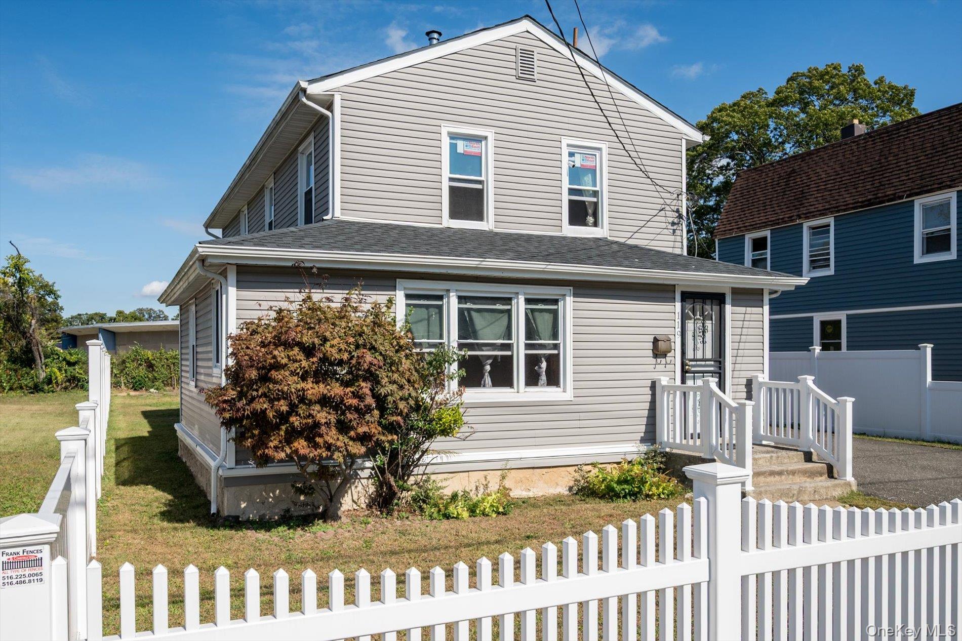 #2 photo, 119 Lincoln Avenue, Roosevelt , NY 11575