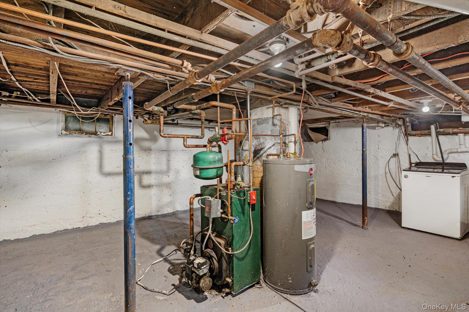 #20 photo, 119 Lincoln Avenue, Roosevelt , NY 11575