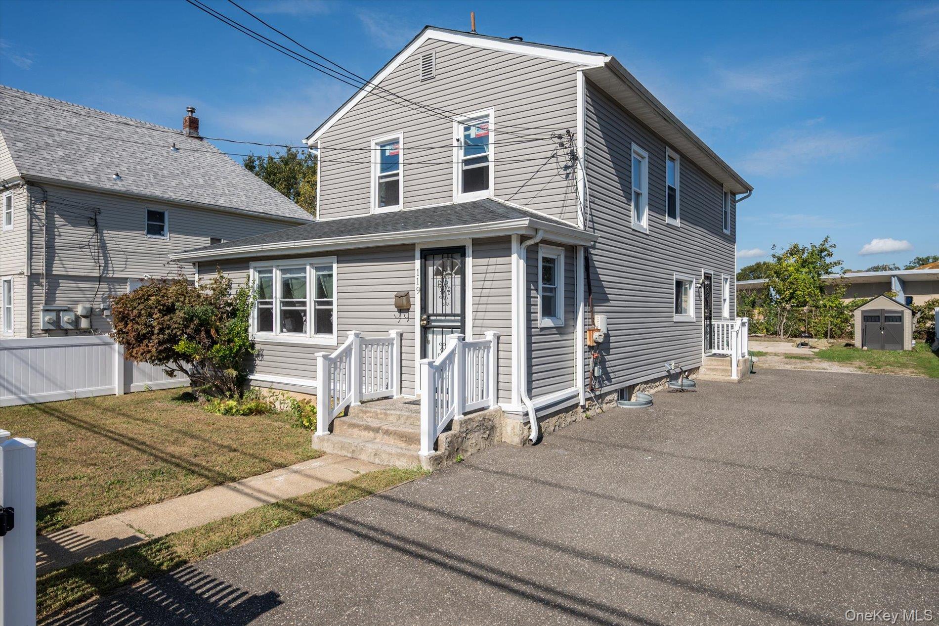 #3 photo, 119 Lincoln Avenue, Roosevelt , NY 11575