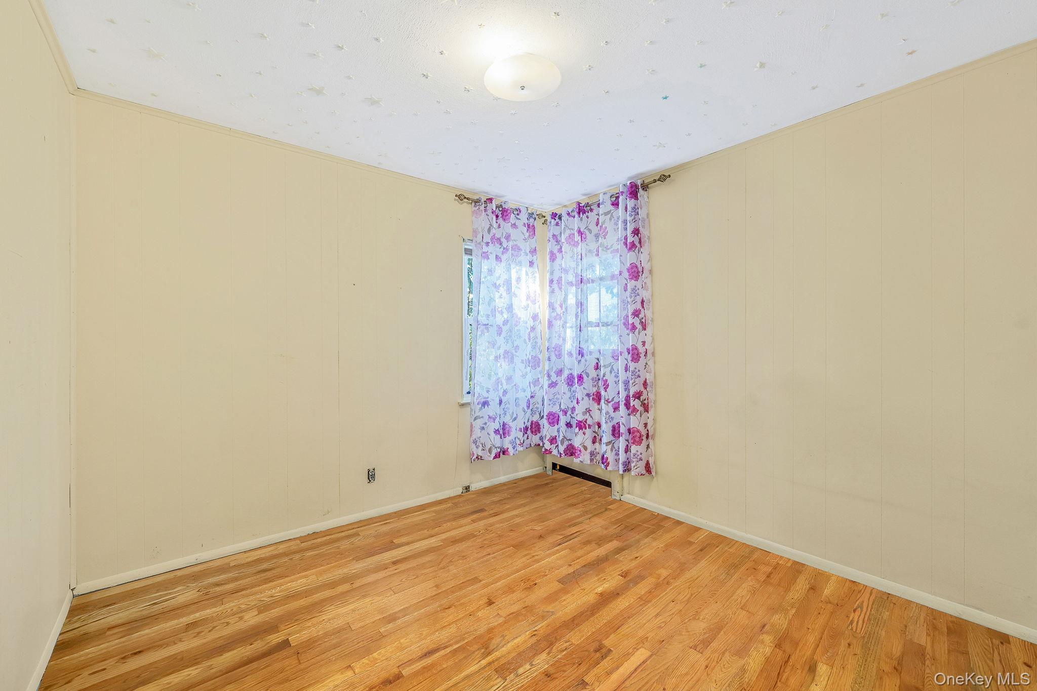 #14 photo, 2001 N Jerusalem Road, ナッソー郡 East Meadow , NY 11554