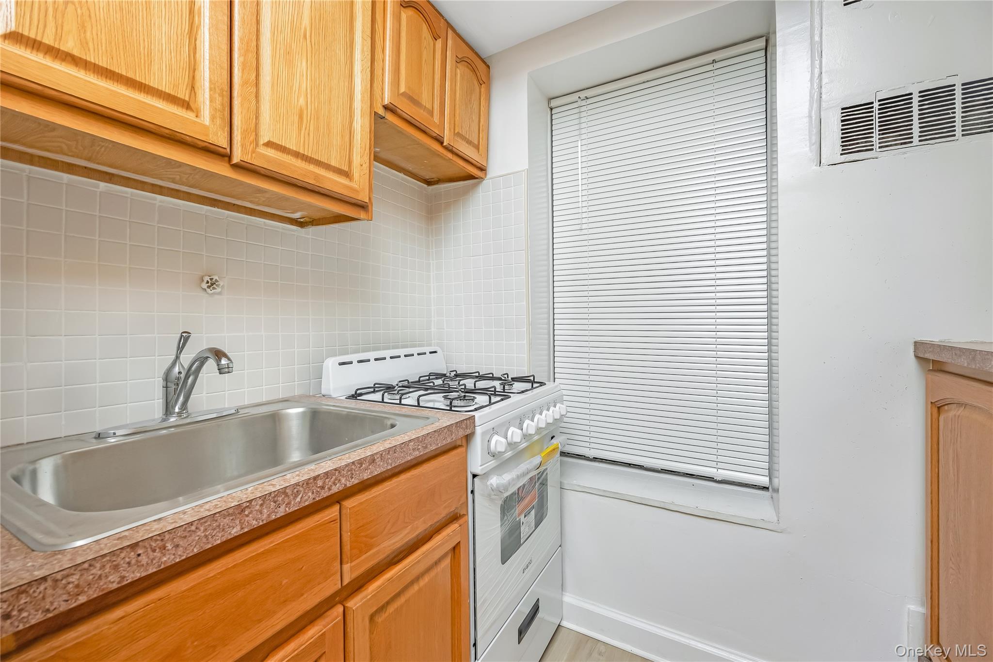 #11 photo, 99-63 66th Avenue, クイーンズ区 Rego Park , NY 11374