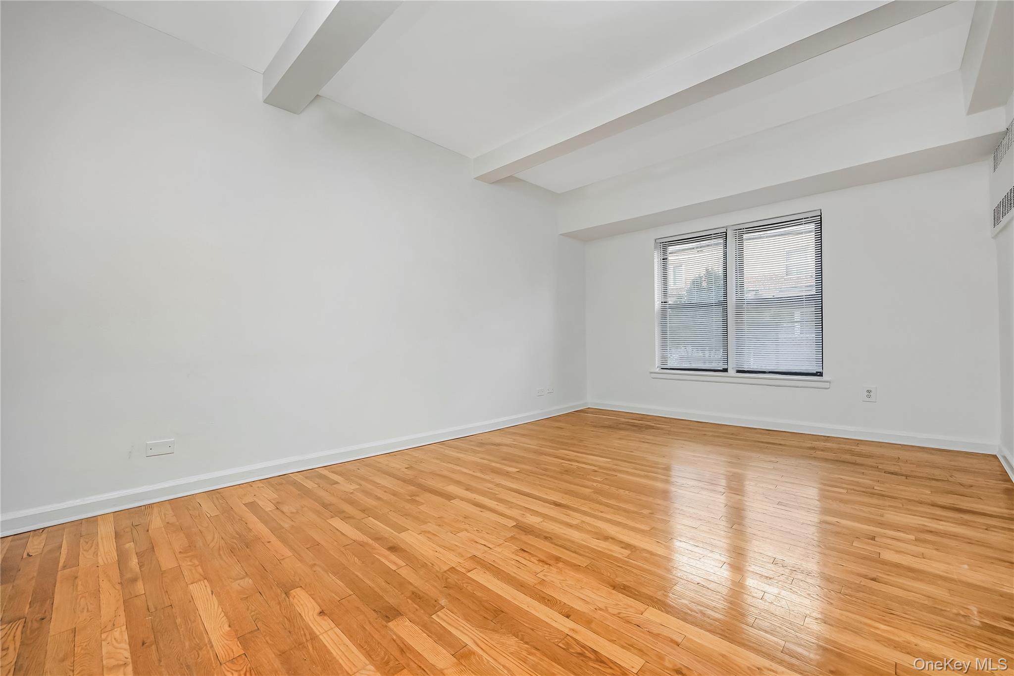 #7 photo, 99-63 66th Avenue, クイーンズ区 Rego Park , NY 11374