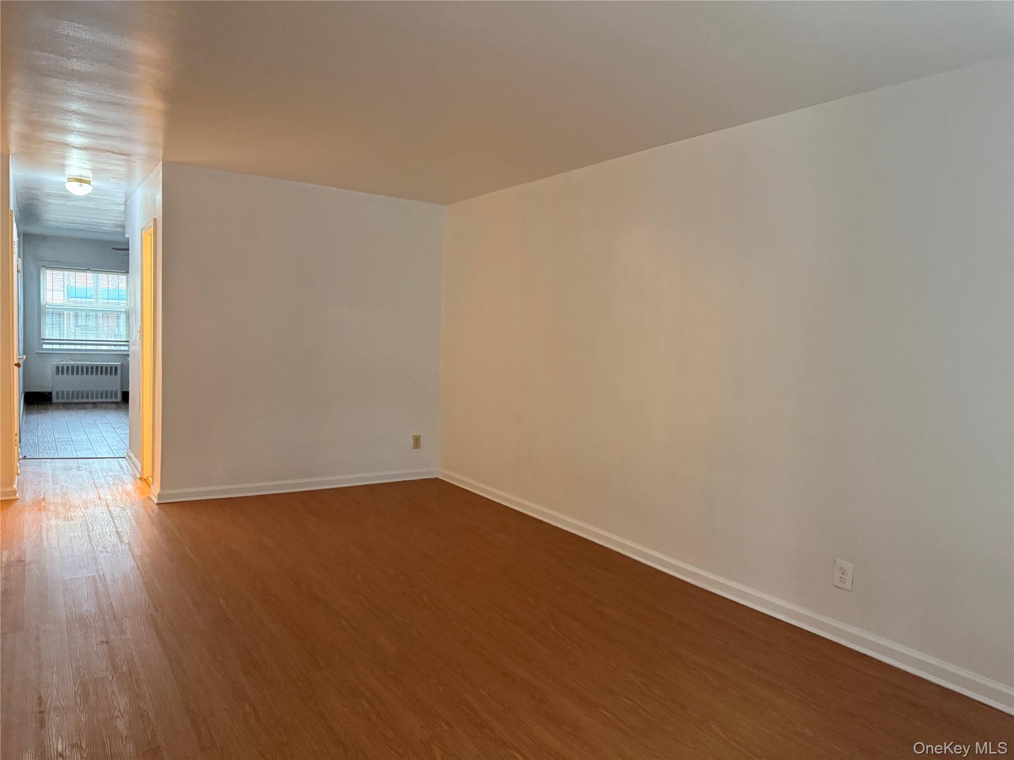 #3 photo, 2530 78th Street, クイーンズ区 East Elmhurst , NY 11370